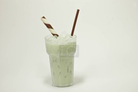 Téléchargez les photos : Iced milky Japanese green tea" - en image libre de droit