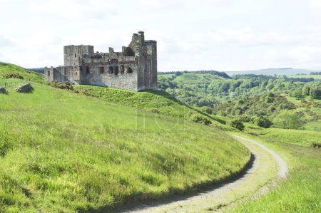 Téléchargez les photos : Belle vue sur les ruines du château de Crichton, Midlothian - en image libre de droit