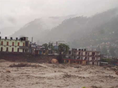 Foto de "Himalayan tsunami or Disaster flood in Ganges India. " - Imagen libre de derechos