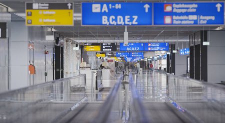Téléchargez les photos : "Aéroport de Francfort pendant Covid Times" - en image libre de droit