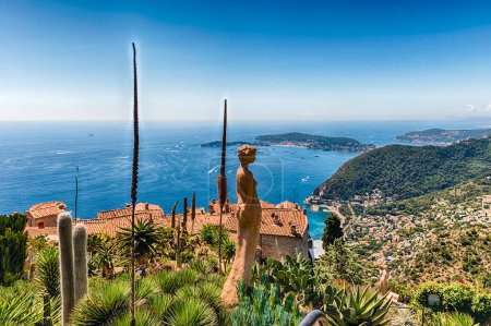 Téléchargez les photos : Vue sur la côte de la Côte d'Azur, Eze, France - en image libre de droit