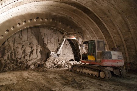Téléchargez les photos : Construction de tunnels Vue du site - en image libre de droit