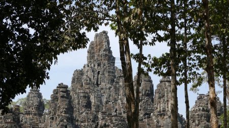 Foto de Angkor Thom templo vista de fondo - Imagen libre de derechos