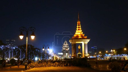 Téléchargez les photos : Statue du Roi Père Norodom Sihanouk - en image libre de droit