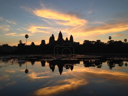 Foto de Salida del sol en Angkor wat - Imagen libre de derechos
