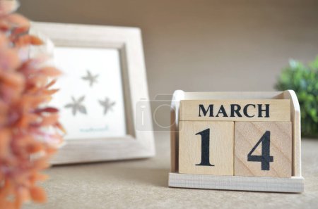 Foto de Calendario de madera con mes de marzo, concepto de planificación - Imagen libre de derechos