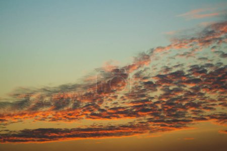 Téléchargez les photos : "Ciel couchant coloré au crépuscule
" - en image libre de droit