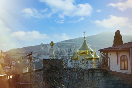 Foto de Yalta, Crimea. Paisaje urbano - Imagen libre de derechos
