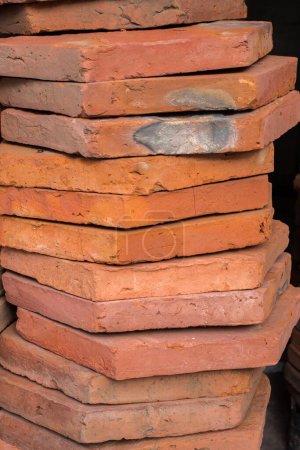 Téléchargez les photos : "Charge de briques en stock pour la construction
" - en image libre de droit