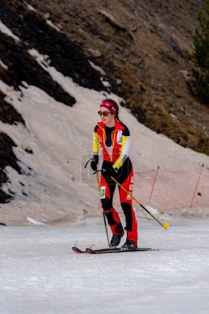 Téléchargez les photos : VALERO DE LA FLOR Claudia ESP aux Championnats ISMF WC Comapedrosa Andorre 2021 Vertical Race. - en image libre de droit