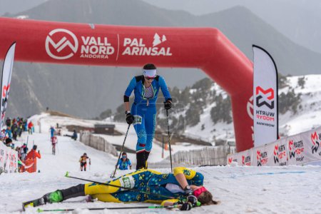 Foto de "MURADA Giulia ITA en la línea de meta Campeonato ISMF WC Comapedrosa Andorra 2021 Vertical Race." - Imagen libre de derechos