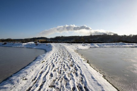 Téléchargez les photos : Snow Track. fond d'hiver - en image libre de droit