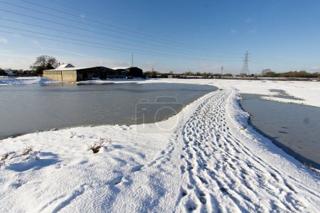 Téléchargez les photos : Ferme de glace en hiver - en image libre de droit