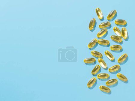 Foto de "Cápsulas de vitamina D3, Omega o Primula Vespertina" - Imagen libre de derechos