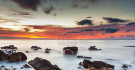 Foto de Hermosa puesta de sol en la playa de Taiwán - Imagen libre de derechos