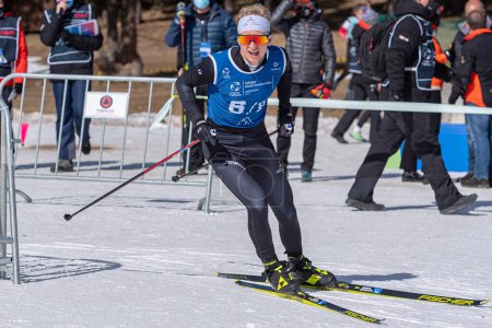 Téléchargez les photos : Hans Christian Tungesvik NOR aux Championnats du monde de triathlon d'hiver 2021 Andorre - en image libre de droit