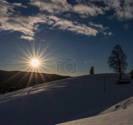 Téléchargez les photos : Paysage hivernal dans les Alpes - en image libre de droit