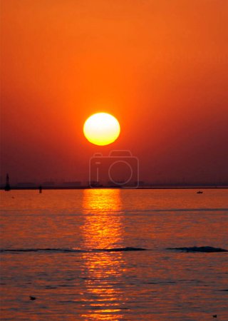 Téléchargez les photos : Coucher de soleil majestueux, nature au Koweït. - en image libre de droit
