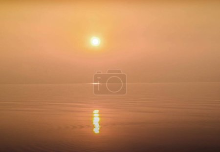 Foto de Mar Arábigo al atardecer, naturaleza en Kuwait. - Imagen libre de derechos
