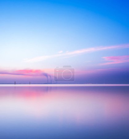 Téléchargez les photos : Paysage pittoresque coucher de soleil, la nature au Koweït. - en image libre de droit