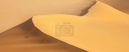 Téléchargez les photos : Belle scène naturelle avec des dunes de sable en Libye - en image libre de droit