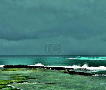 Téléchargez les photos : Fond pittoresque au bord de la mer, nature en Libye. - en image libre de droit