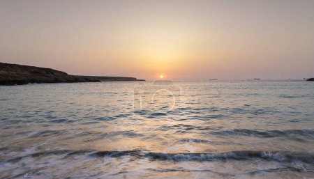 Foto de Fondo tranquilo junto al mar, naturaleza en Libia. - Imagen libre de derechos