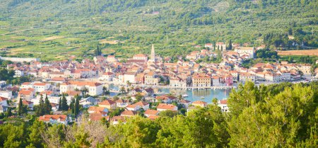 Foto de Vista panorámica de la ciudad de Stari Grad - Imagen libre de derechos