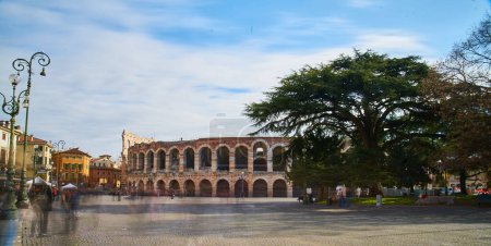 Téléchargez les photos : Arena Di Verona, lieu de voyage sur fond - en image libre de droit