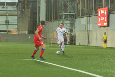 Téléchargez les photos : "Attila Szalai HUN en action dans le Qatar 2022 World Cup Qualifying match Andorre vs Hongrie" - en image libre de droit