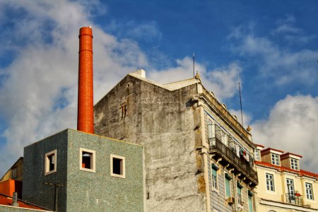Foto de Antigua fábrica abandonada en Lisboa - Imagen libre de derechos