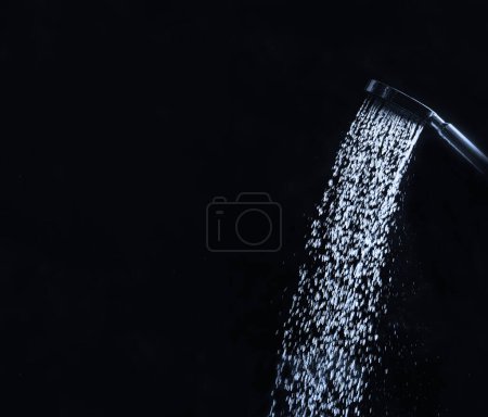 Foto de "agua corriente del grifo de la ducha" - Imagen libre de derechos
