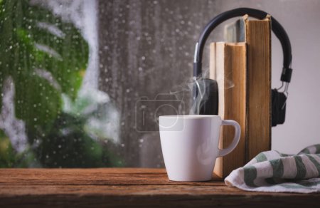Téléchargez les photos : "Coffee cup and rain drop" - en image libre de droit
