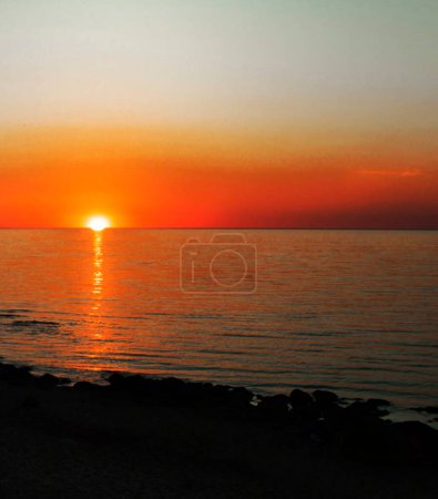 Foto de Vistas panorámicas al mar a la luz del sol, fondo natural - Imagen libre de derechos