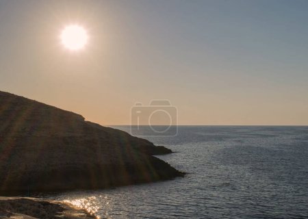 Téléchargez les photos : Scène de coucher de soleil sur la mer Méditerranée, nature de Malte - en image libre de droit