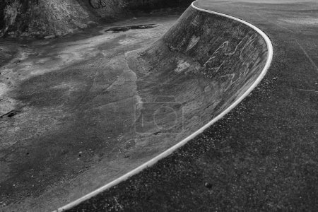 Foto de Blanco y negro de skate road - Imagen libre de derechos