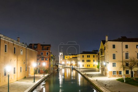 Téléchargez les photos : L'Arsenal de Venise la nuit - en image libre de droit