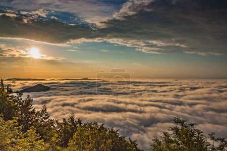 Foto de Vista desde la montaña de Milesovka - Imagen libre de derechos