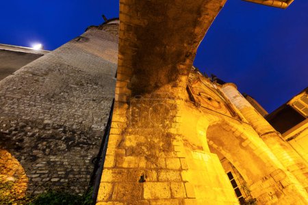Foto de Plano escénico de la torre del reloj Auxerre - Imagen libre de derechos