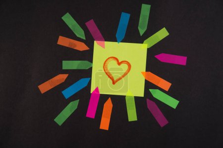 Téléchargez les photos : Poster l'amour, symbole de coeur sur autocollant - en image libre de droit