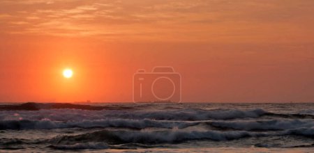 Photo for Scenic shot of beautiful sunset sky over ocean - Royalty Free Image