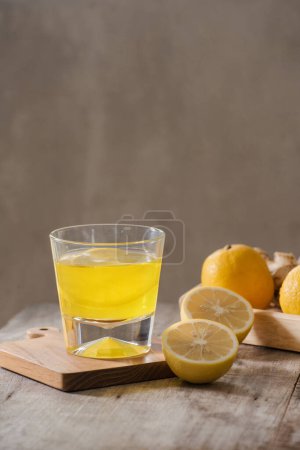 Téléchargez les photos : "Thé minceur au gingembre, citron et vitamines
" - en image libre de droit