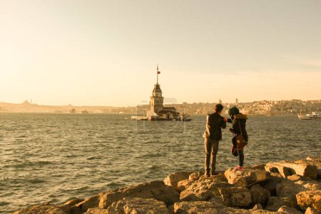 Téléchargez les photos : Tour des jeunes filles située à Istanbul - en image libre de droit