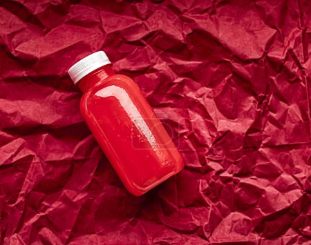 Foto de "Fresh berry juice in eco-friendly recyclable plastic bottle and packaging, healthy drink and food product" - Imagen libre de derechos