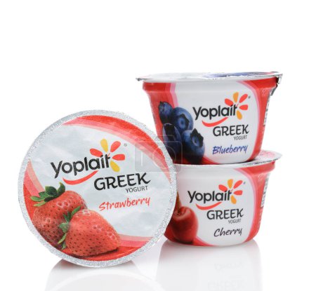 Téléchargez les photos : Three Yoplait Greek Yogurt close-up view - en image libre de droit