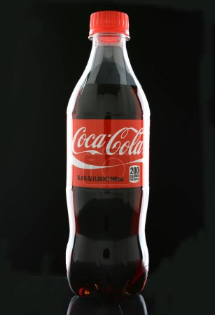 Téléchargez les photos : Coca-Cola Bottle on Black close-up view - en image libre de droit