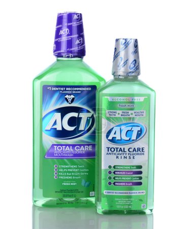 Téléchargez les photos : ACT Total Care Anticavity Rinse close-up view - en image libre de droit