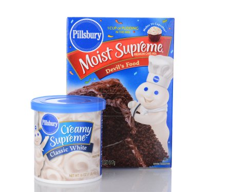 Téléchargez les photos : Pillsbury Moist Supreme Devils Mélange de gâteaux alimentaires et glaçage - en image libre de droit