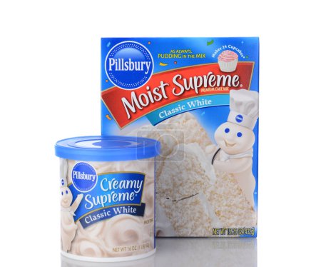 Téléchargez les photos : Pillsbury mélange de gâteaux suprême humide et glaçage - en image libre de droit