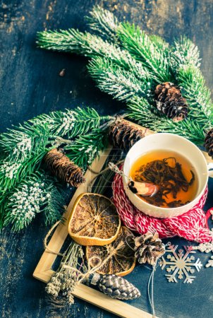Téléchargez les photos : Tasse de thé de Noël, vue rapprochée - en image libre de droit